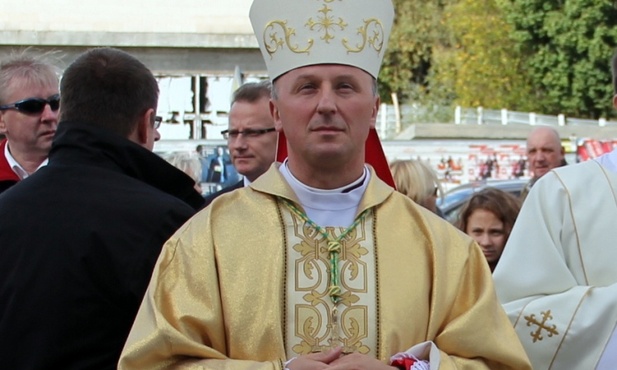 Biskup Marek Solarczyk