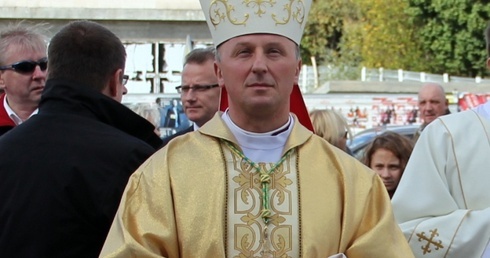 Biskup Marek Solarczyk