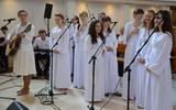 Modlitwę uwielbienia poprowadził działający przy lubelskiej wspólnocie zespół Razem za Jezusem