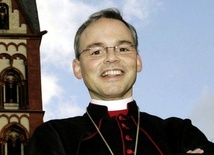 Diecezja żąda rekompensaty od biskupa