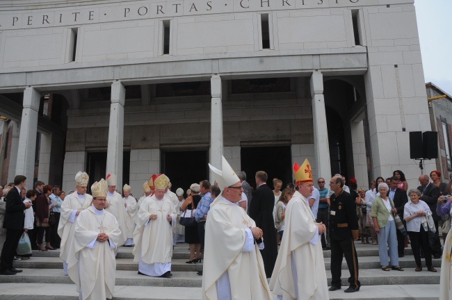 Poświęcenie kościoła Jana Pawła II