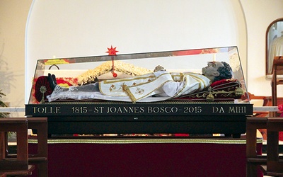   Relikwiarz św. Jana Bosko wędruje po całym świecie