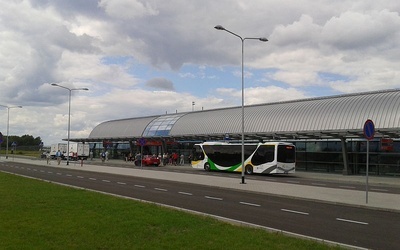 Lotnisko w Modlinie wraca do gry