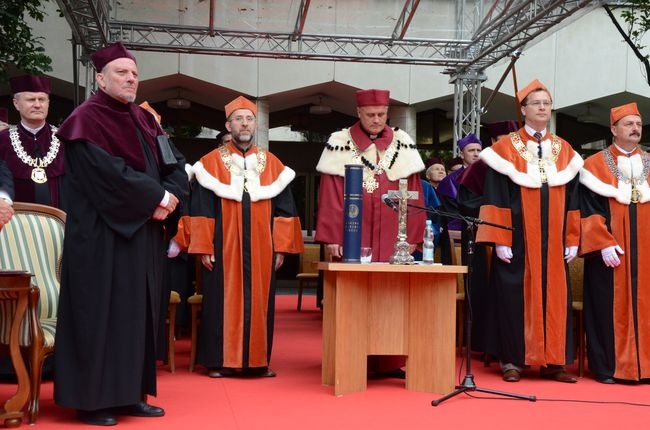 Kiko Argüello doktorem honoris causa KUL