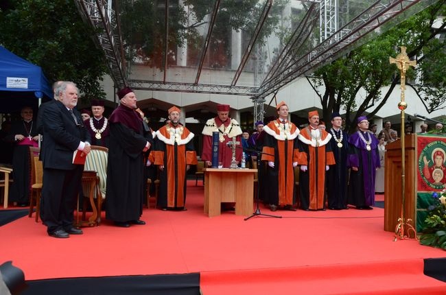 Kiko Argüello doktorem honoris causa KUL