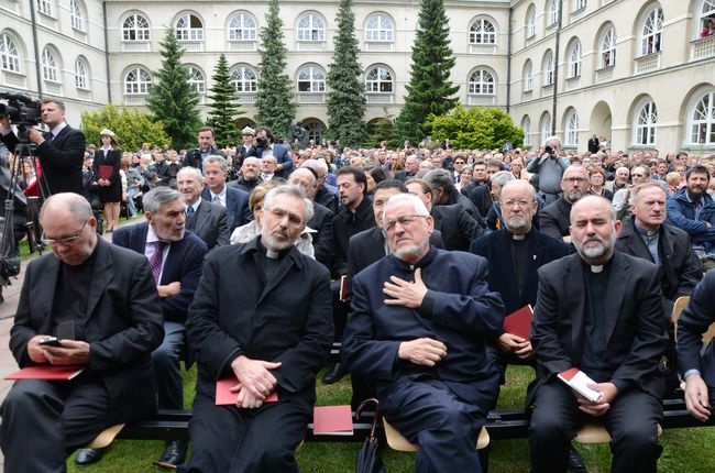 Kiko Argüello doktorem honoris causa KUL