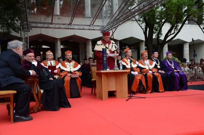 Kiko Argüello doktorem honoris causa KUL