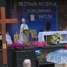 Mszy św. przy krzyżu Światowych Dni Młodzieży przewodniczył bp Piotr Libera