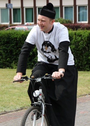 Ksiądz Bosko przejechał przez miasto