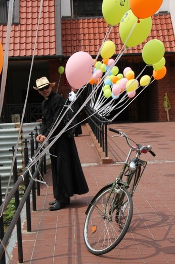 Ksiądz Bosko przejechał przez miasto