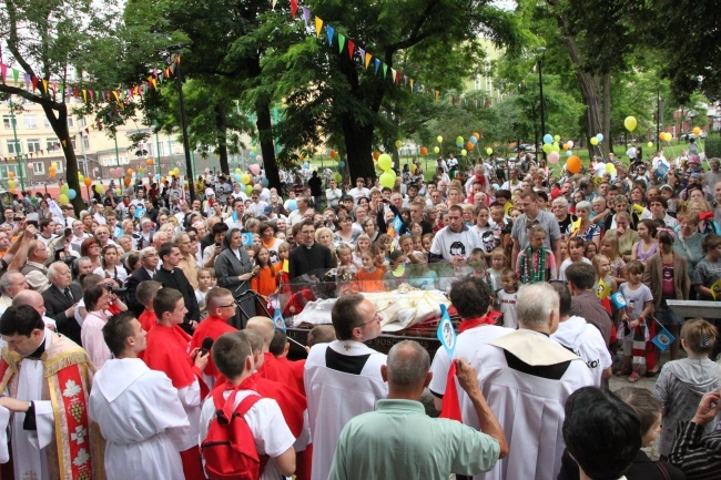 Ksiądz Bosko przejechał przez miasto