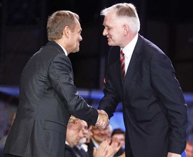 Schetyna nie kandyduje, Tusk walczy z Gowinem