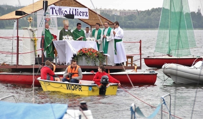 Za żeglarzy i za łódź Kościoła