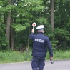 Policjant z żyrardowskiej drogówki w czasie kontroli drogowej