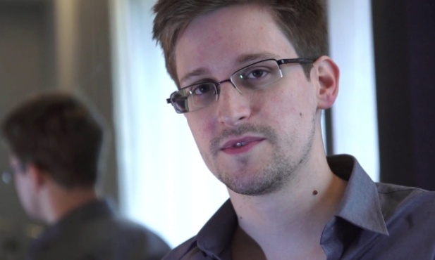 Snowden przerywa milczenie