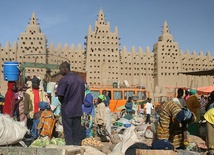 ONZ przejmuje dowództwo w Mali