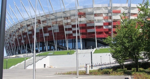 Takiego zgromadzenia modlących się tłumów Stadion Narodowy jeszcze nie widział