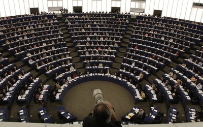 PE o zmianach w systemie pozwoleń na emisję CO2