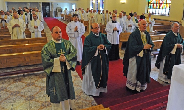 Centralnym punktem każdego dnia rekolekcji była Eucharystia