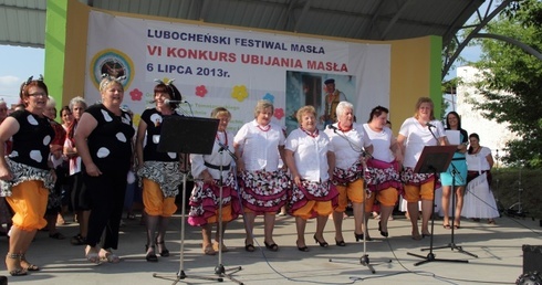 Prezenatcja artystyczna zwycięskiego zespołu z KGW Marianka