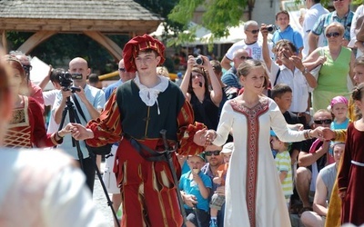 Inscenizacje z dworskiego życia