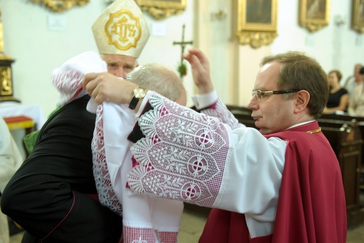 Poświęcenie i obłóczyny w Wierzbnej