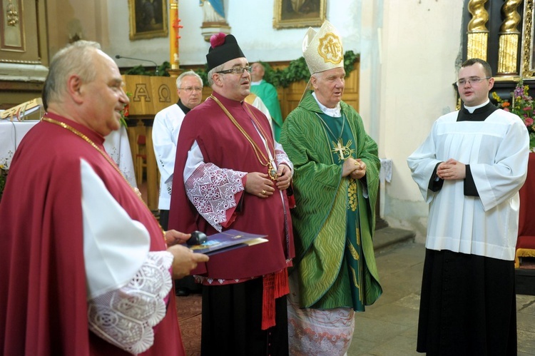 Poświęcenie i obłóczyny w Wierzbnej