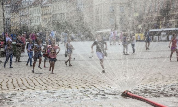 Gorrrąco? A może prysznic?