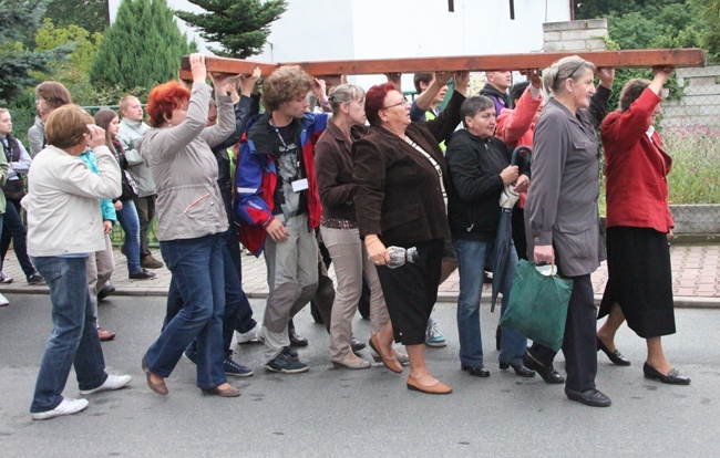 Droga Krzyżowa i koncert w Dobroszycach