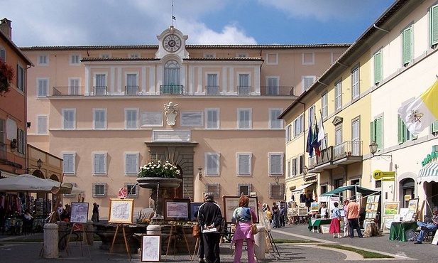 Papież odwiedzi Castel Gandolfo