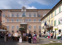 Papież odwiedzi Castel Gandolfo