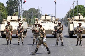 Rakieta trafiła w autobus