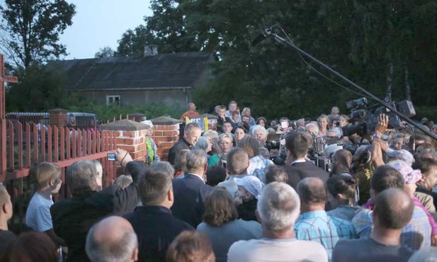 Ks. Lemański musi opuścić parafię