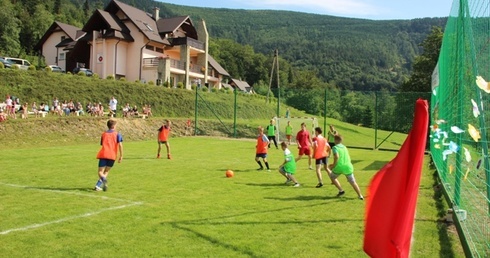 Pierwszy mecz na nowym boisku w Czyrnej