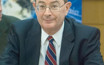 George Weigel (ur. 1951) amerykański pisarz, teolog, biograf papieża Jana Pawła II, członek waszyngtońskiego Ethics and Public Policy Center