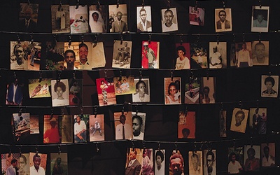 Od kwietnia do lipca 1994 r. w Rwandzie wymordowano około miliona osób. Zdjęcia wielu z nich dziś można oglądać w Centrum Pamięci w Kigali