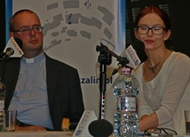 Ks. Jan Kaczkowski i Katarzyna Jabłońska spotkali się z mieszkańcami Koszalina 