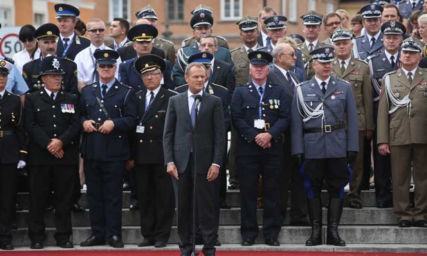 Tusk: Oszczędności nie dotkną policji