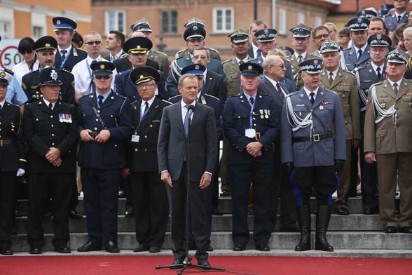 Tusk: Oszczędności nie dotkną policji