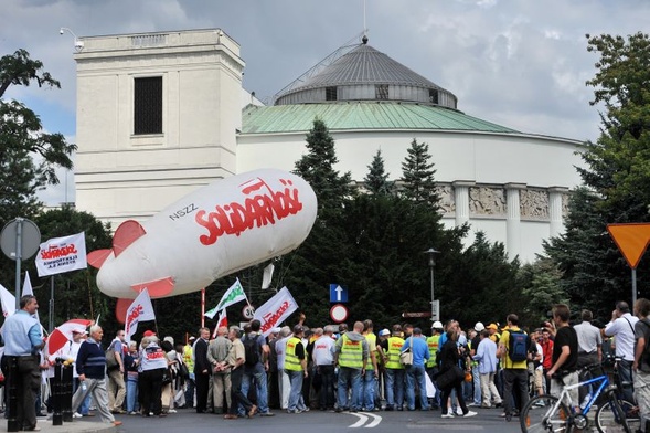 Rząd kontra związki - kto jest droższy