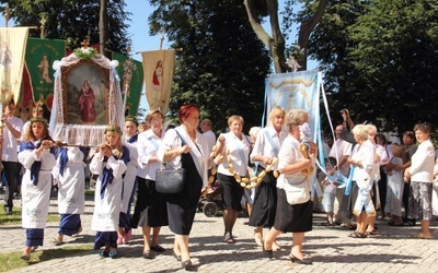 Procesja do ołtarza polowego