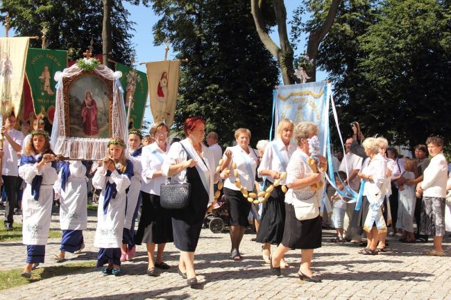 Procesja do ołtarza polowego