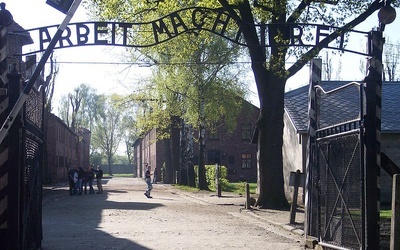 Były więzień Auschwitz pozywa ZDF