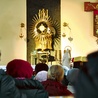 Podczas wieczernika modlitwy w Zawadzie przez kilka godzin trwa adoracja Najświętszego Sakramentu 