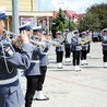 Koncert z pokazem musztry paradnej daje Orkiestra Komendy Wojewódzkiej Policji z Wrocławia