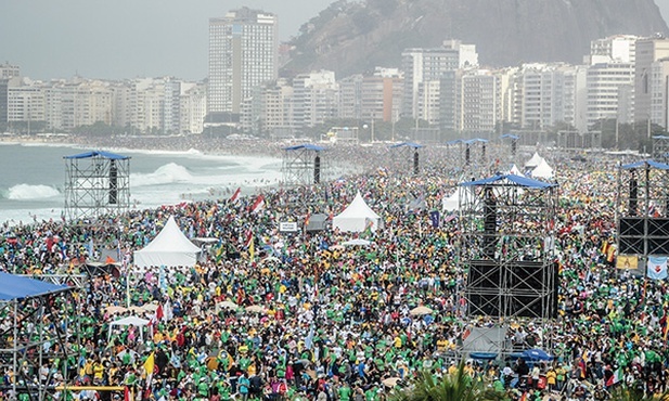 Ponad 3 mln ludzi modliło się na najbardziej znanej plaży Copacabana w czasie Mszy św. na zakończenie ŚDM w Rio de Janeiro