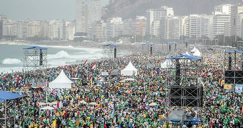 Ponad 3 mln ludzi modliło się na najbardziej znanej plaży Copacabana w czasie Mszy św. na zakończenie ŚDM w Rio de Janeiro