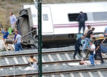 Służby ratownicze zjawiły się  już po kilku minutach od katastrofy i pracowały bardzo sprawnie. Kilkudziesięciu rannych wciąż pozostaje w szpitalach