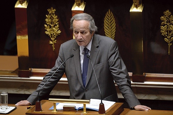 Roger-Gérard Schwartzenberg, szef parlamentarzystów Lewicowej Partii Radykalnej. To on jest autorem ustawy zezwalającej we Francji na eksperymentowanie na ludzkich zarodkach. Jego partia doprowadziła też do legalizacji „małżeństw” homoseksualnych