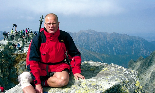 Szczyt im trudniej zdobyty, tym większą przynosi satysfakcję  – podkreśla K. Bywalec, na zdjęciu na Rysach (2503 m n.p.m.) 